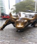 雄牛の銅像「チャージング・ブル」