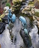 「カエルファイト！」アントワープ動物園にある心温まるオブジェ